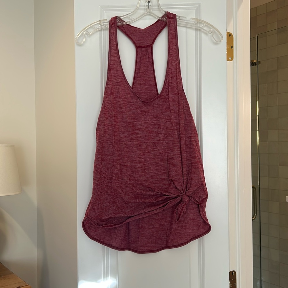 Lululemon exercise tank